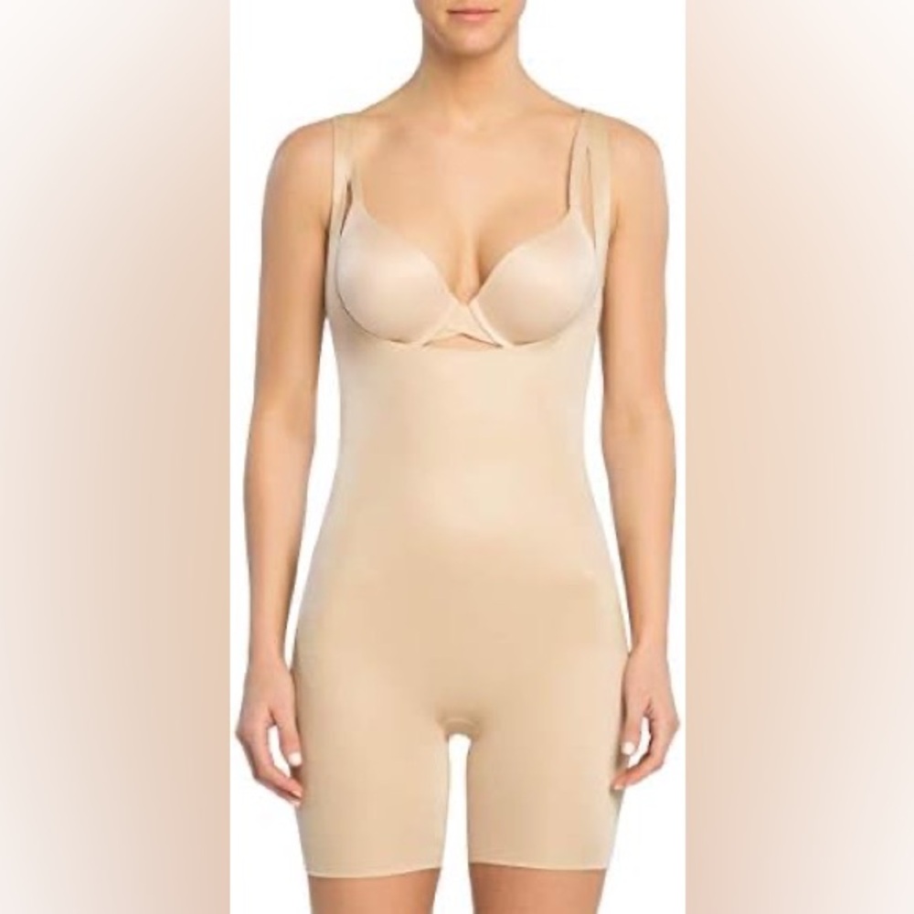 NWT Spanx open bust mid thigh bodysuit natural glam nude Medium